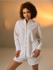 Koszula oversize z domieszką lnu - biały. Białe koszule Sinsay, l, bez wzorów, bez kołnierzyka, bez ramiączek. Za 39.99 zł.
