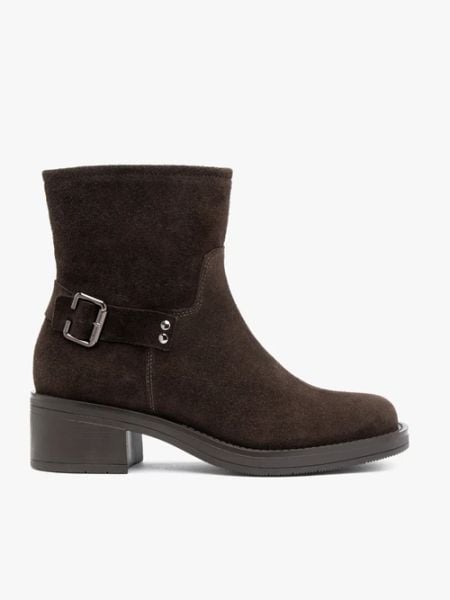 Ciemnobrązowe botki welurowe z klamrą. Brązowe botki Ryłko, bez wzorów, ze skóry, za kostkę, bez obcasa, na obcasie, bez zapięcia. Za 529.99 zł.