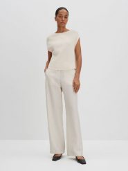 Someday Sweter "Tanee" w kolorze beżowym rozmiar: S. Brązowe swetry someday., s, bez wzorów, bez ramiączek. Za 130.99 zł.