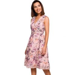 Stylove Sukienka w kolorze jasnoróżowym ze wzorem rozmiar: XL. Różowe sukienki Stylove, xl, bez wzorów, bez kołnierzyka, bez ramiączek, midi. Za 232.78 zł.