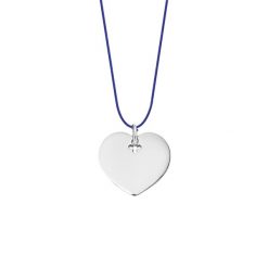 Naszyjnik z posrebrzanym sercem na cienkim chabrowym sznurku. Niebieskie naszyjniki Lilou, posrebrzane. Za 149.00 zł.