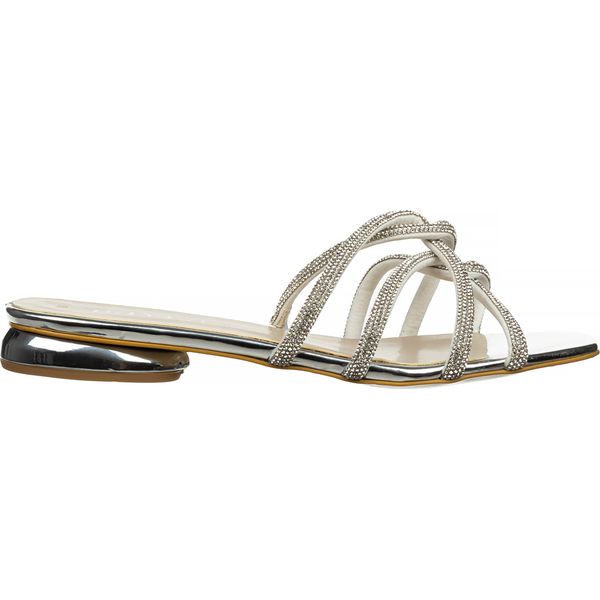 Klapki Bayla-187 1716 Silver 187080, Srebrny, Skóra ekologiczna - 37. Szare klapki Bayla, bez wzorów, z lakierowanej skóry, bez obcasa, na obcasie. W wyprzedaży za 199.00 zł.