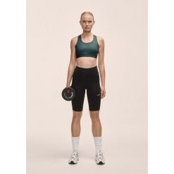 Krótkie Legginsy Kolarki Casall z Wysokim Stanem. Czarne legginsy Casall, bez wzorów, z podwyższonym stanem, krótkie. Za 329.99 zł.