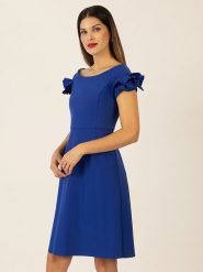 APART Sukienka w kolorze niebieskim rozmiar: 34. Niebieskie sukienki Apart, bez wzorów, bez kołnierzyka, bez ramiączek, mini. Za 386.95 zł.