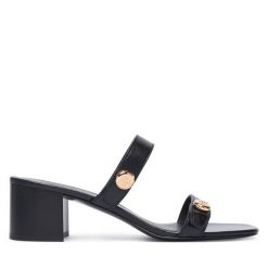 Klapki Tory Burch. Czarne klapki Tory Burch, bez wzorów, bez obcasa. Za 1,644.00 zł.