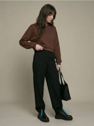 Bluza crewneck soft touch z dodatkiem wiskozy - brązowy. Brązowe bluzy Sinsay, l, bez wzorów, z wiskozy, bez kaptura. Za 45.99 zł.