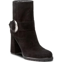 Botki SOLO FEMME - 26528-15-G70/000-02-00 Czarny. Czarne botki Solo Femme, z aplikacjami, ze skóry, bez obcasa, na obcasie, bez zapięcia. W wyprzedaży za 279.00 zł.