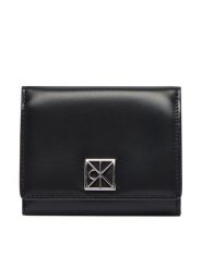 Calvin Klein Mały Portfel Damski Emblem Hw Medium Trifold LV04F1082G Czarny. Czarne portfele Calvin Klein, bez wzorów, ze skóry. Za 299.99 zł.