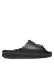 Lacoste Klapki 7-48CFA0011 Czarny. Czarne klapki Lacoste, bez wzorów, z tworzywa sztucznego, bez obcasa. Za 179.99 zł.