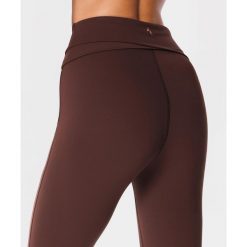 Legginsy sportowe dla kobiet z kopertowym tyłem Carpatree Balletcore. Brązowe legginsy Carpatree, bez zapięcia, na fitness i siłownię. Za 219.99 zł.