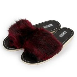 Kapcie damskie R.41 klapki z futerkiem bordowe modne i wygodne pantofle KD-03-RD-41. Czerwone obuwie domowe bez wzorów, z futra, bez zapięcia. Za 23.99 zł.
