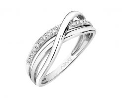 Pierścionek z białego złota z brylantami - 0,06 ct - próba 750. Białe pierścionki Apart, z brylantem, złote. Za 3,590.00 zł.