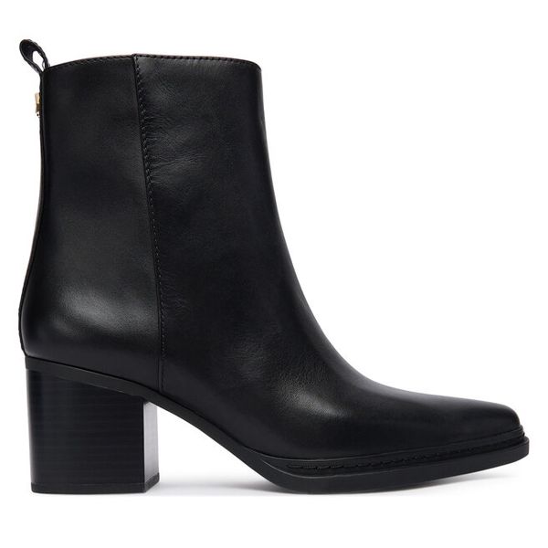 Botki MICHAEL Michael Kors. Czarne botki MICHAEL Michael Kors, bez wzorów, bez obcasa, na słupku, bez zapięcia. Za 789.99 zł.
