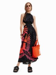 Desigual Sukienka letnia 23SWMW13 Czarny Regular Fit. Czarne sukienki Desigual, na lato, xl, bez wzorów, z wiskozy, bez kołnierzyka, bez ramiączek. Za 599.99 zł.