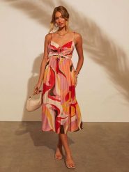 Milan Kiss Sukienka ze wzorem rozmiar: XL. Sukienki Milan Kiss, na co dzień, xl, bez wzorów, bez kołnierzyka, bez ramiączek, midi, proste. Za 215.95 zł.