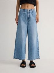 Jeansy culotte - niebieski. Niebieskie jeansy Reserved, bez wzorów. W wyprzedaży za 79.99 zł.