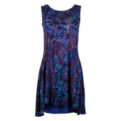 Desigual sukienka damska Eric XS niebieski. Niebieskie sukienki Desigual, na co dzień, na lato, xs, bez wzorów, z materiału, z asymetrycznym kołnierzem, bez ramiączek, asymetryczne. W wyprzedaży za 255.00 zł.