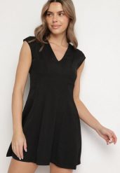 Czarna Rozkloszowana Sukienka o Taliowanym Kroju Ellaira. Czarne sukienki Born2be, na co dzień, m, bez wzorów, eleganckie, bez kołnierzyka, bez ramiączek, mini, rozkloszowane. Za 139.99 zł.