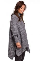 Asymetryczny swobodny sweter jak ponczo z golfem szary. Szare golfy Polskie swetry, uniwersalny, bez wzorów, ze splotem, bez ramiączek. Za 259.00 zł.