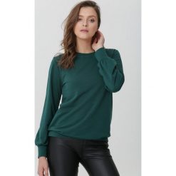 Zielona Bluza Dacey. Zielone bluzy sportowe Born2be, l, z aplikacjami, bez kaptura. Za 49.99 zł.