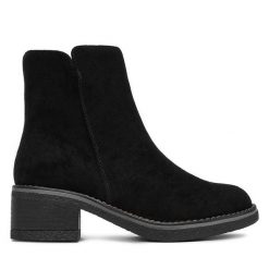 Botki Clara Barson. Czarne botki Clara Barson, bez wzorów, bez obcasa, na płaskiej podeszwie, bez zapięcia. Za 159.99 zł.