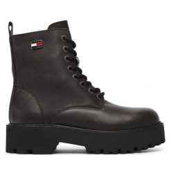 Trapery Tommy Jeans. Czarne trapery i śniegowce Tommy Jeans, z jeansu. Za 749.99 zł.