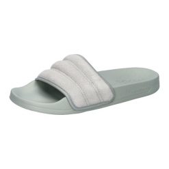 Klapki basenowe adidas Adilette Noshower. Zielone klapki Adidas, bez wzorów, z materiału, bez obcasa. Za 176.00 zł.