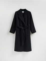 Dwurzędowy płaszcz z wełną - czarny. Czarne płaszcze Reserved, l, bez wzorów, z tkaniny, bez kaptura. Za 499.99 zł.