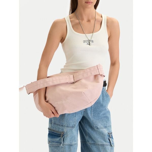 Torebka Guess Jeans. Czerwone torebki klasyczne Guess Jeans, z aplikacjami, z jeansu, bez dodatków. Za 159.99 zł.