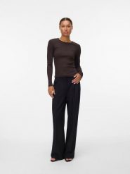 Vero Moda Koszulka w kolorze brązowym rozmiar: S. Brązowe bluzki Vero Moda, s, bez wzorów, prążkowane, bez kołnierzyka, bez ramiączek. Za 73.95 zł.