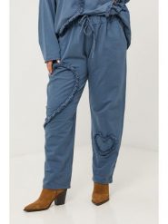 Curvy Lady Spodnie w kolorze niebieskim rozmiar: 48/50. Niebieskie spodnie materiałowe Curvy Lady, na co dzień, z aplikacjami, z materiału, z standardowym stanem. Za 130.50 zł.