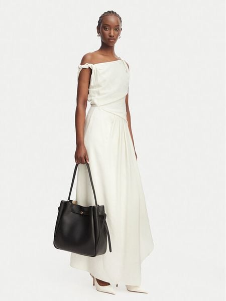 Tory Burch Torebka Romy 179986 Czarny. Czarne torebki klasyczne Tory Burch, bez wzorów, ze skóry, bez dodatków. Za 2,604.00 zł.