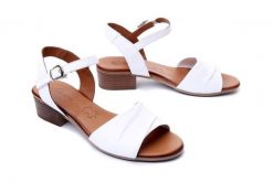 PIAZZA 910853-3 weiss, sandały damskie. Białe sandały Piazza, bez wzorów, ze skóry, bez obcasa, na obcasie, bez zapięcia. Za 299.90 zł.