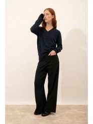 Just Cashmere Kaszmirowy sweter "Nora" w kolorze czarnym rozmiar: M. Czarne swetry Just Cashmere, m, bez wzorów, z kaszmiru, bez ramiączek. Za 369.99 zł.