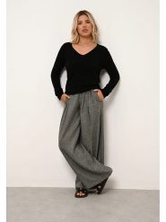 Just Cashmere Kaszmirowy sweter "Joan" w kolorze czarnym rozmiar: M. Czarne swetry Just Cashmere, m, bez wzorów, z kaszmiru, bez ramiączek. Za 193.24 zł.