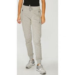 Adidas Performance - Spodnie. Spodnie dresowe adidas Performance. W wyprzedaży za 199.90 zł.