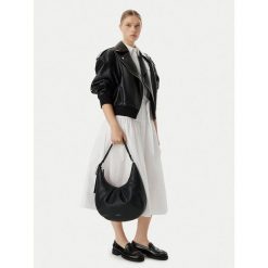 Torebka Calvin Klein. Czarne torebki klasyczne Calvin Klein, bez wzorów, bez dodatków. Za 529.99 zł.