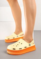 Żółte Piankowe Klapki na Tłoczonej Platformie z Paskiem na Piętę Isallia. Żółte klapki Renee, bez wzorów, bez obcasa, na platformie. Za 39.99 zł.