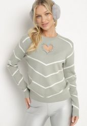 Jasnozielony Sweter z Wiskozą w Geometryczny Wzór z Wycięciem w Kształcie Serca z Cyrkoniami Temilime. Zielone swetry Born2be, m, bez wzorów, z jeansu, bez ramiączek. Za 54.99 zł.