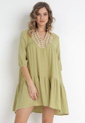 Zielona Rozkloszowana Sukienka Oversize z Ozdobną Plecionką Przy Dekolcie Samila. Zielone sukienki Born2be, na imprezę, m, bez wzorów, boho, bez kołnierzyka, bez ramiączek, mini, oversize. Za 159.99 zł.