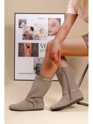 C'M Botki w kolorze beżowym rozmiar: 38. Brązowe botki C'M, bez wzorów, bez obcasa, bez zapięcia. Za 130.99 zł.