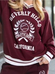 Bluza crewneck z nadrukiem - czerwony. Czerwone bluzy sportowe Sinsay, l, bez wzorów, bez kaptura. Za 49.99 zł.