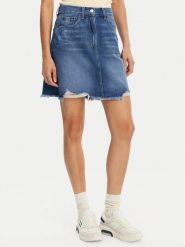 Tommy Jeans Spódnica jeansowa DW0DW20135 Niebieski Mom Fit. Niebieskie spódnice Tommy Jeans, bez wzorów, z bawełny. Za 279.99 zł.