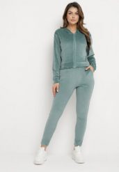 Zielony Welurowy Komplet Dresowy z Cyrkoniami Krótsza Bluza i Spodnie Aterin. Zielone bluzy Born2be, m, bez wzorów, z dresówki, bez kaptura. W wyprzedaży za 76.49 zł.