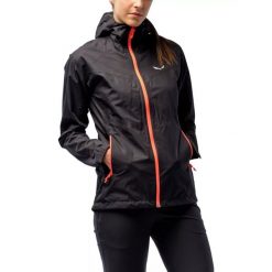 Kurtka przeciwdeszczowa turystyczna damska Salewa Puez (Aqua 3) Ptx W Jkt. Czarne kurtki sportowe Salewa, s, bez wzorów, bez kaptura, trekkingowe. W wyprzedaży za 374.35 zł.