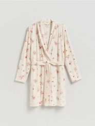 Wzorzysty szlafrok z paskiem - złamana biel. Szlafroki Reserved, l, bez wzorów, z dzianiny, bez ramiączek, bez kaptura. Za 129.99 zł.