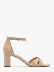 Beżowe sandały na oblekanym obcasie. Brązowe sandały Ryłko, bez wzorów, z gumy, bez obcasa, na obcasie, bez zapięcia. W wyprzedaży za 249.99 zł.