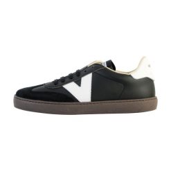 Buty sportowe z efektem skóry Victoria Berlin Ciclista. Białe obuwie sportowe VICTORIA, ze skóry, bez zapięcia. W wyprzedaży za 352.75 zł.