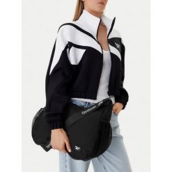 Torebka Reebok. Czarne torebki klasyczne Reebok, bez wzorów, bez dodatków. Za 89.99 zł.