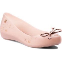 Baleriny MELISSA - Ultragirl Elements Ad 32390 Light Pink 01822. Czerwone baleriny Melissa, bez wzorów, z tworzywa sztucznego, bez obcasa, na płaskiej podeszwie. W wyprzedaży za 169.00 zł.